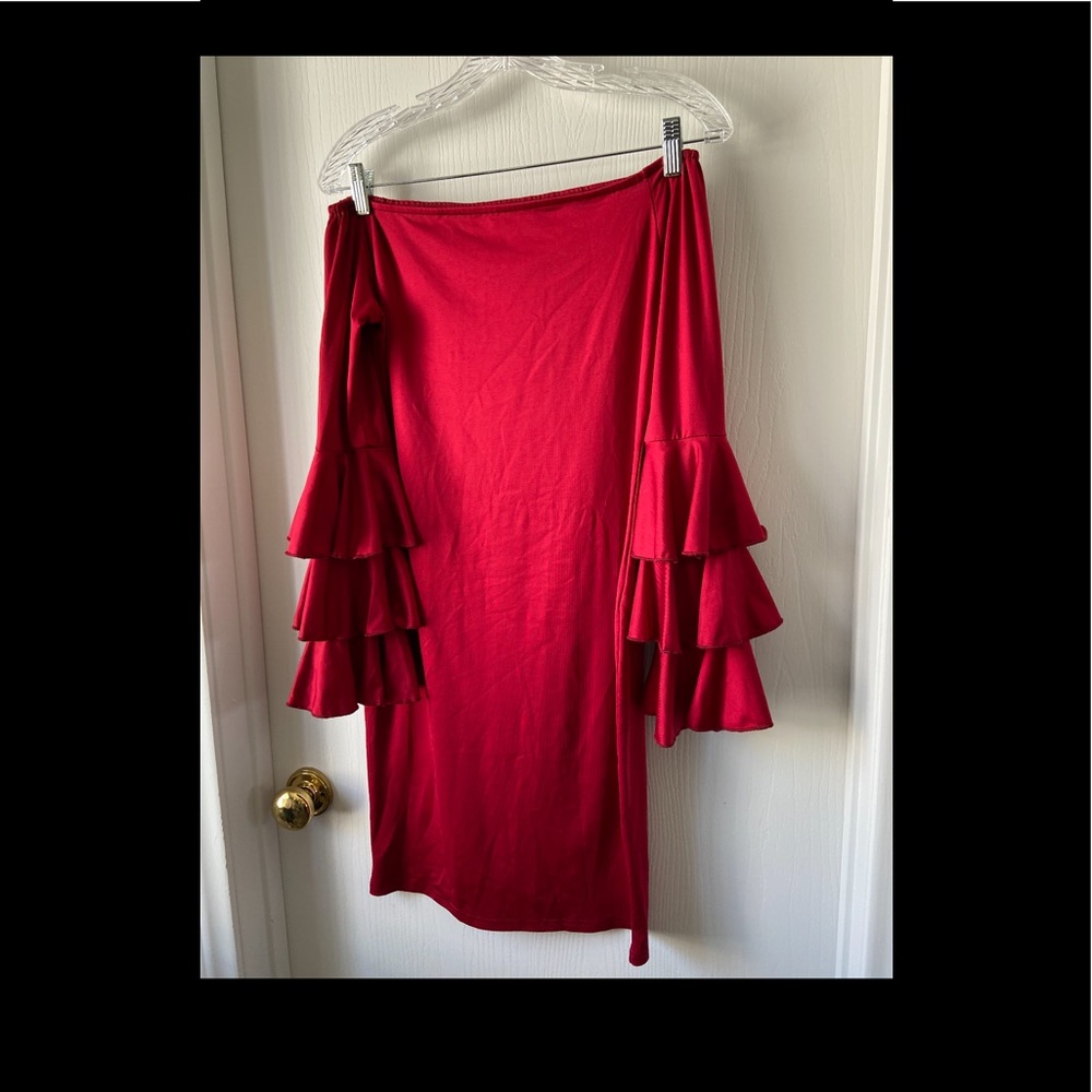 Woman’s off shoulder dress - Picture 1 of 3